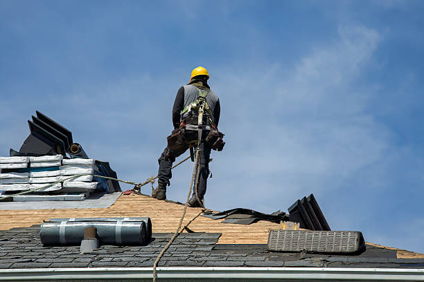 Professional Gutter Installation technician working in New Suffolk, NY